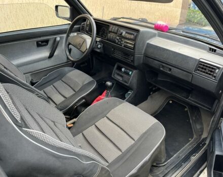 Синий Фольксваген Гольф, объемом двигателя 1.8 л и пробегом 250 тыс. км за 1200 $, фото 5 на Automoto.ua