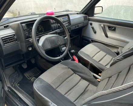 Синий Фольксваген Гольф, объемом двигателя 1.8 л и пробегом 250 тыс. км за 1200 $, фото 2 на Automoto.ua