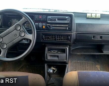 Синий Фольксваген Гольф, объемом двигателя 13 л и пробегом 198 тыс. км за 750 $, фото 5 на Automoto.ua