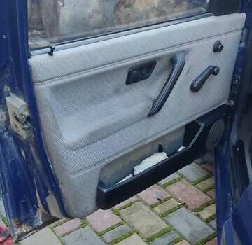 Синий Фольксваген Гольф, объемом двигателя 1.6 л и пробегом 399 тыс. км за 1200 $, фото 24 на Automoto.ua