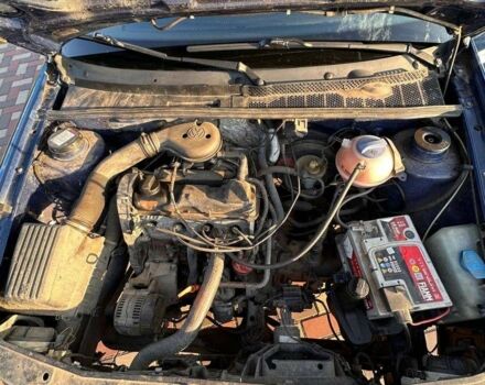 Синий Фольксваген Гольф, объемом двигателя 1.8 л и пробегом 230 тыс. км за 2400 $, фото 5 на Automoto.ua