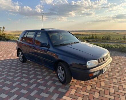 Синий Фольксваген Гольф, объемом двигателя 1.8 л и пробегом 230 тыс. км за 2400 $, фото 4 на Automoto.ua