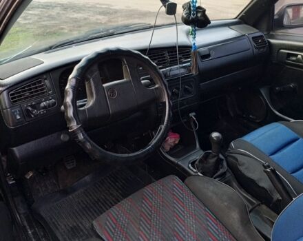 Синий Фольксваген Гольф, объемом двигателя 1.8 л и пробегом 1000 тыс. км за 1650 $, фото 5 на Automoto.ua