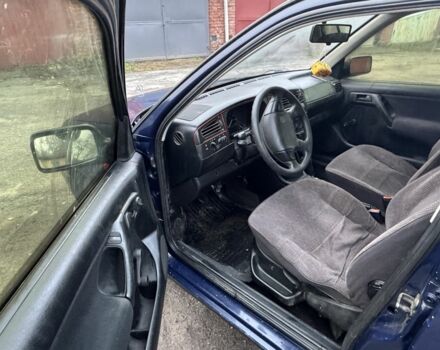 Синий Фольксваген Гольф, объемом двигателя 1.8 л и пробегом 200 тыс. км за 850 $, фото 6 на Automoto.ua