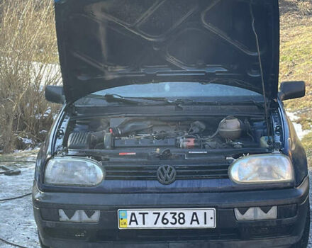 Синий Фольксваген Гольф, объемом двигателя 1.6 л и пробегом 477 тыс. км за 1399 $, фото 19 на Automoto.ua