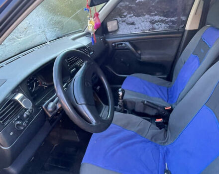 Синий Фольксваген Гольф, объемом двигателя 1.6 л и пробегом 477 тыс. км за 1399 $, фото 2 на Automoto.ua