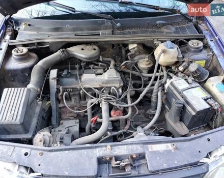 Синий Фольксваген Гольф, объемом двигателя 1.78 л и пробегом 320 тыс. км за 2300 $, фото 28 на Automoto.ua