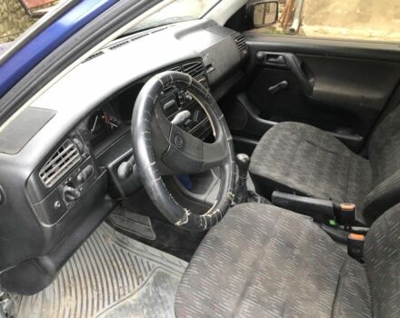 Синий Фольксваген Гольф, объемом двигателя 1.8 л и пробегом 189 тыс. км за 1899 $, фото 1 на Automoto.ua