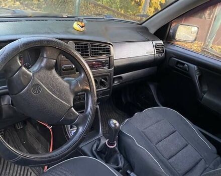 Синий Фольксваген Гольф, объемом двигателя 1.9 л и пробегом 100 тыс. км за 1800 $, фото 3 на Automoto.ua