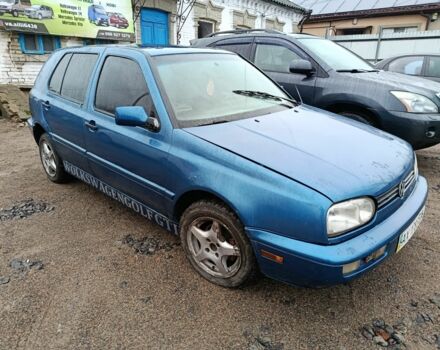 Синий Фольксваген Гольф, объемом двигателя 1.8 л и пробегом 400 тыс. км за 1800 $, фото 3 на Automoto.ua