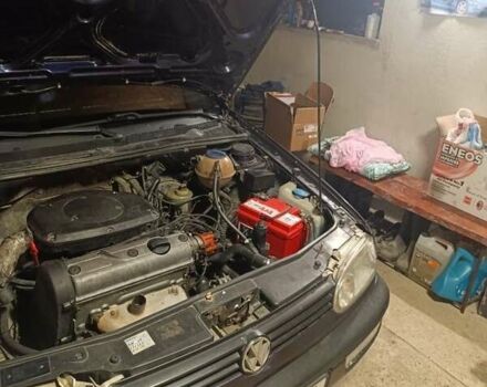 Синий Фольксваген Гольф, объемом двигателя 1.6 л и пробегом 278 тыс. км за 1950 $, фото 5 на Automoto.ua