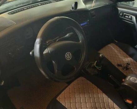 Синий Фольксваген Гольф, объемом двигателя 1.6 л и пробегом 278 тыс. км за 1950 $, фото 4 на Automoto.ua