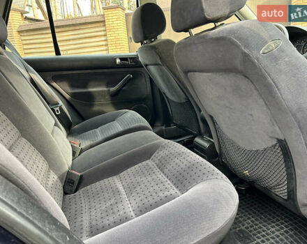 Синій Фольксваген Гольф, об'ємом двигуна 1.39 л та пробігом 218 тис. км за 3650 $, фото 19 на Automoto.ua