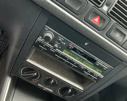 Синій Фольксваген Гольф, об'ємом двигуна 1.39 л та пробігом 218 тис. км за 3650 $, фото 23 на Automoto.ua