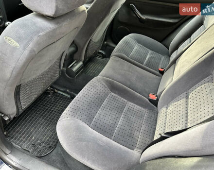 Синій Фольксваген Гольф, об'ємом двигуна 1.39 л та пробігом 218 тис. км за 3650 $, фото 20 на Automoto.ua