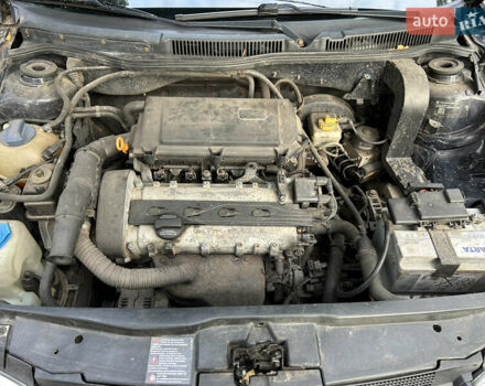 Синій Фольксваген Гольф, об'ємом двигуна 1.39 л та пробігом 218 тис. км за 3650 $, фото 29 на Automoto.ua