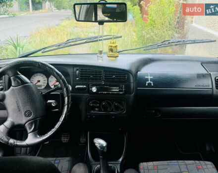 Синий Фольксваген Гольф, объемом двигателя 1.78 л и пробегом 60 тыс. км за 4000 $, фото 6 на Automoto.ua