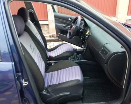 Синий Фольксваген Гольф, объемом двигателя 1.6 л и пробегом 346 тыс. км за 2300 $, фото 11 на Automoto.ua