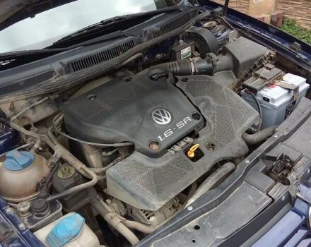 Синий Фольксваген Гольф, объемом двигателя 1.6 л и пробегом 346 тыс. км за 2300 $, фото 12 на Automoto.ua