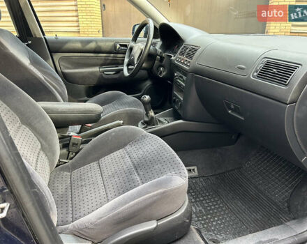 Синій Фольксваген Гольф, об'ємом двигуна 1.39 л та пробігом 218 тис. км за 3650 $, фото 17 на Automoto.ua