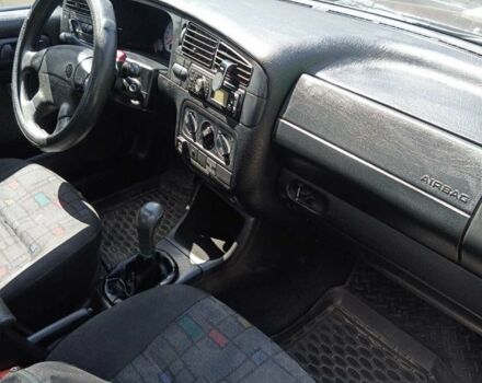 Синій Фольксваген Гольф, об'ємом двигуна 1.6 л та пробігом 1 тис. км за 2200 $, фото 4 на Automoto.ua