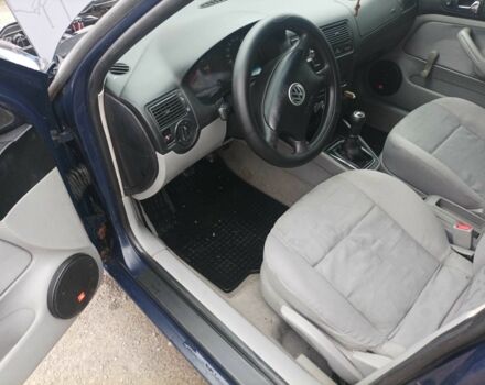 Синий Фольксваген Гольф, объемом двигателя 1.4 л и пробегом 349 тыс. км за 2400 $, фото 5 на Automoto.ua