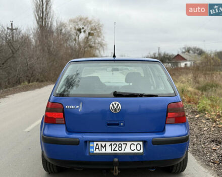 Синий Фольксваген Гольф, объемом двигателя 1.39 л и пробегом 213 тыс. км за 2750 $, фото 5 на Automoto.ua