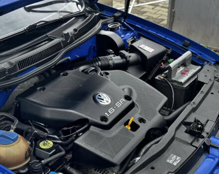 Синий Фольксваген Гольф, объемом двигателя 1.6 л и пробегом 308 тыс. км за 3450 $, фото 3 на Automoto.ua