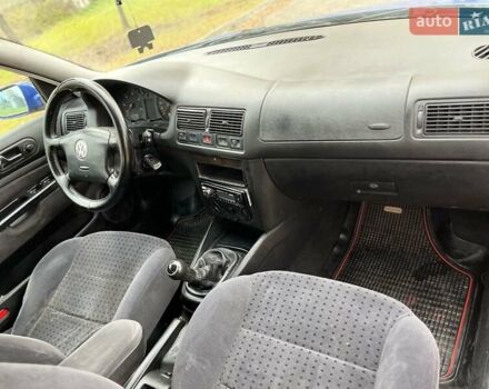 Синий Фольксваген Гольф, объемом двигателя 1.9 л и пробегом 275 тыс. км за 4699 $, фото 2 на Automoto.ua