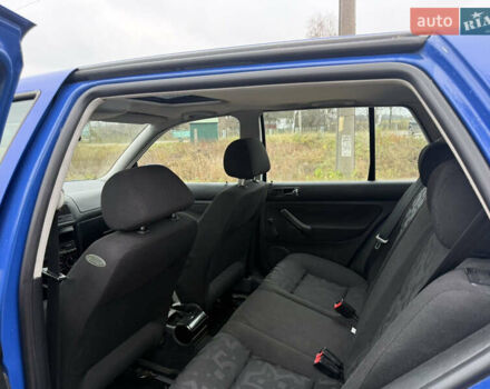 Синий Фольксваген Гольф, объемом двигателя 1.39 л и пробегом 213 тыс. км за 2750 $, фото 8 на Automoto.ua