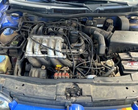 Синій Фольксваген Гольф, об'ємом двигуна 1.8 л та пробігом 300 тис. км за 4000 $, фото 6 на Automoto.ua