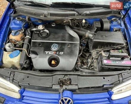Синий Фольксваген Гольф, объемом двигателя 1.9 л и пробегом 275 тыс. км за 4699 $, фото 15 на Automoto.ua