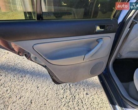 Синий Фольксваген Гольф, объемом двигателя 1.6 л и пробегом 500 тыс. км за 4000 $, фото 15 на Automoto.ua