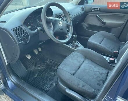 Синий Фольксваген Гольф, объемом двигателя 1.6 л и пробегом 290 тыс. км за 3300 $, фото 13 на Automoto.ua