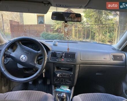 Синий Фольксваген Гольф, объемом двигателя 1.9 л и пробегом 365 тыс. км за 3300 $, фото 5 на Automoto.ua