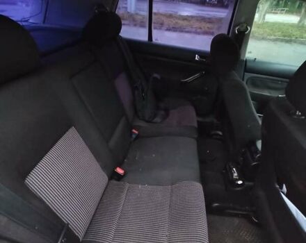 Синий Фольксваген Гольф, объемом двигателя 1.6 л и пробегом 340 тыс. км за 3300 $, фото 9 на Automoto.ua