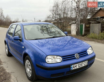 Синий Фольксваген Гольф, объемом двигателя 1.39 л и пробегом 213 тыс. км за 2750 $, фото 2 на Automoto.ua