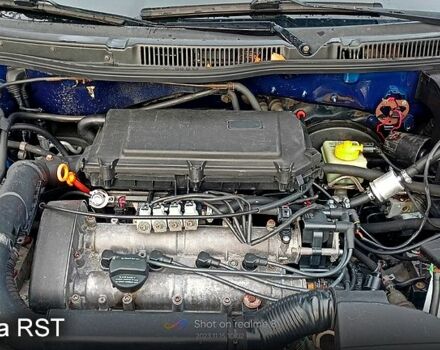 Синий Фольксваген Гольф, объемом двигателя 1.4 л и пробегом 230 тыс. км за 4800 $, фото 13 на Automoto.ua