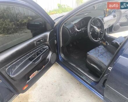 Синий Фольксваген Гольф, объемом двигателя 1.6 л и пробегом 321 тыс. км за 4000 $, фото 1 на Automoto.ua