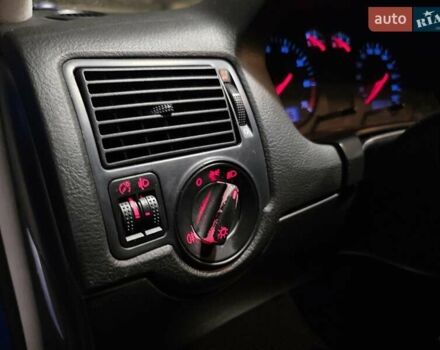 Синий Фольксваген Гольф, объемом двигателя 1.39 л и пробегом 359 тыс. км за 4200 $, фото 20 на Automoto.ua