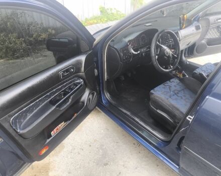 Синий Фольксваген Гольф, объемом двигателя 1.6 л и пробегом 321 тыс. км за 3500 $, фото 4 на Automoto.ua