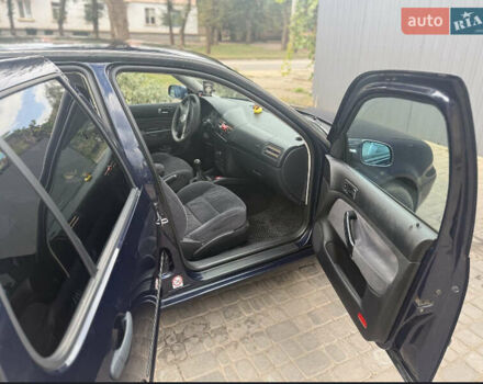 Синій Фольксваген Гольф, об'ємом двигуна 1.6 л та пробігом 196 тис. км за 4100 $, фото 5 на Automoto.ua