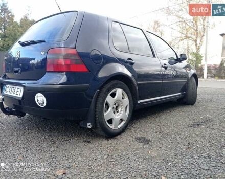 Синий Фольксваген Гольф, объемом двигателя 1.6 л и пробегом 300 тыс. км за 3600 $, фото 4 на Automoto.ua