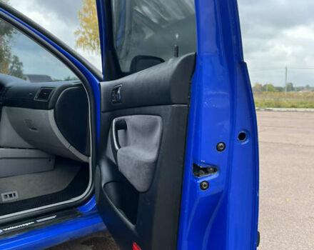 Синий Фольксваген Гольф, объемом двигателя 1.6 л и пробегом 308 тыс. км за 3450 $, фото 18 на Automoto.ua