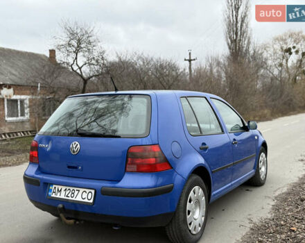 Синий Фольксваген Гольф, объемом двигателя 1.39 л и пробегом 213 тыс. км за 2750 $, фото 6 на Automoto.ua