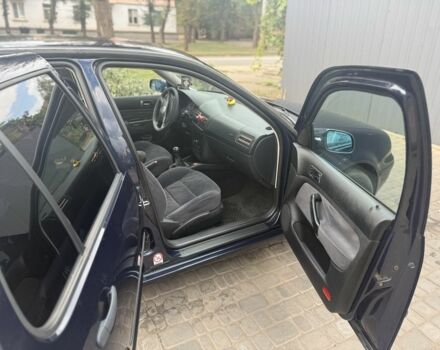 Синій Фольксваген Гольф, об'ємом двигуна 1.6 л та пробігом 195 тис. км за 3900 $, фото 5 на Automoto.ua