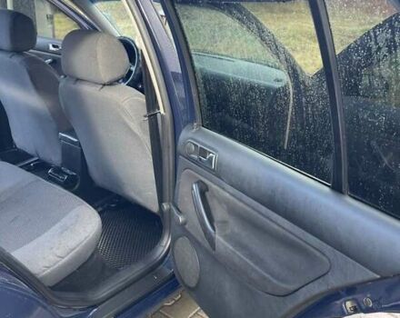 Синий Фольксваген Гольф, объемом двигателя 1.39 л и пробегом 246 тыс. км за 3700 $, фото 3 на Automoto.ua