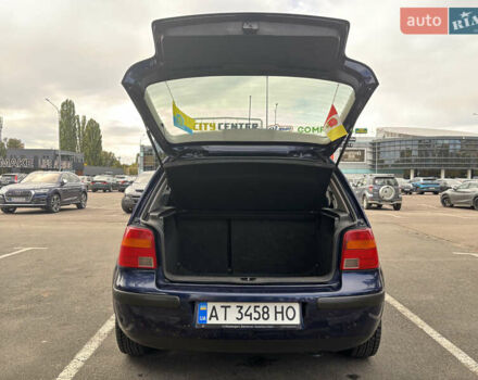 Синий Фольксваген Гольф, объемом двигателя 1.6 л и пробегом 300 тыс. км за 3800 $, фото 5 на Automoto.ua