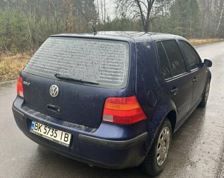 Синий Фольксваген Гольф, объемом двигателя 1.39 л и пробегом 300 тыс. км за 2400 $, фото 1 на Automoto.ua
