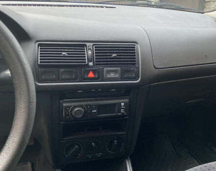 Синий Фольксваген Гольф, объемом двигателя 1.6 л и пробегом 208 тыс. км за 3200 $, фото 11 на Automoto.ua